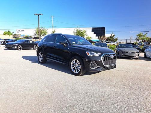 2025 Audi Q3 Premium 45 TFSI S line quattro Tiptronic