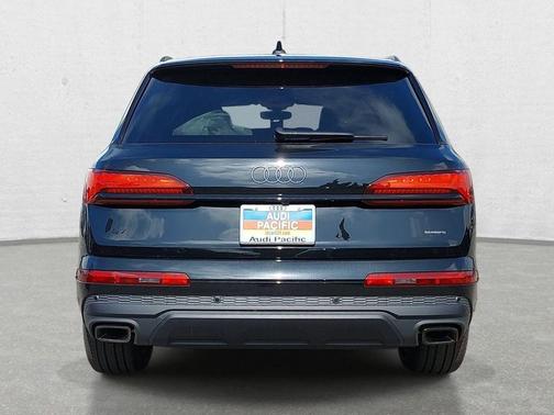 Mythos Black Metallic 2026 Audi Q7 45 Premium Plus