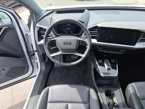Glacier White Metallic 2023 Audi Q4 e-tron Prestige 50 quattro
