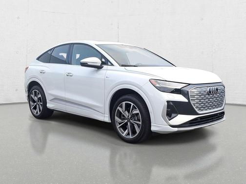 Glacier White Metallic 2023 Audi Q4 e-tron Prestige 50 quattro