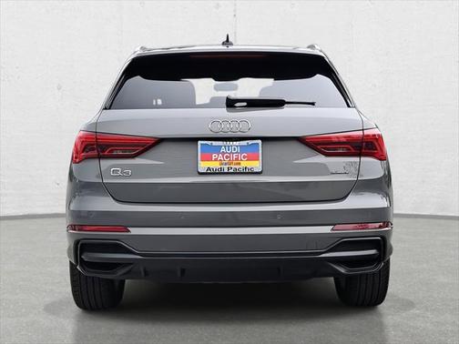 2022 Audi Q3 45 S line Premium