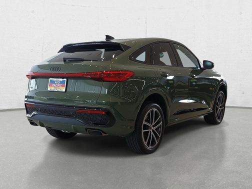 District Green Metallic 2026 Audi Q5 Sportback Premium Plus TFSI quattro S tronic