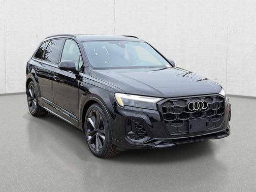 Mythos Black Metallic 2026 Audi Q7 55 Premium Plus