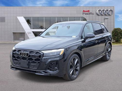 Mythos Black Metallic 2026 Audi Q7 55 Premium Plus