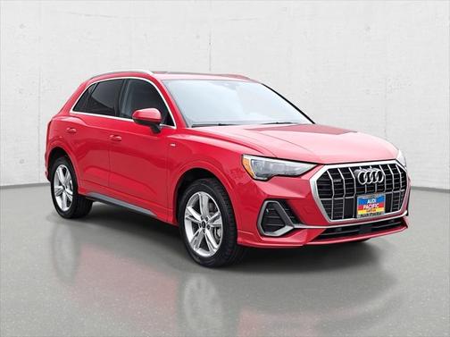 2022 Audi Q3 45 S line Premium