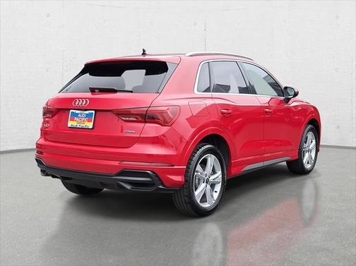 2022 Audi Q3 45 S line Premium