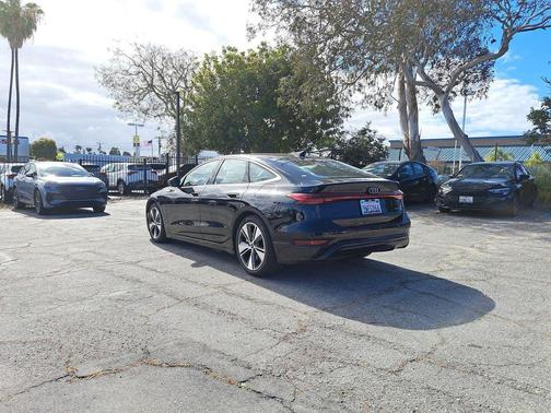 Mythos Black Metallic 2025 Audi A6 e-tron Prestige