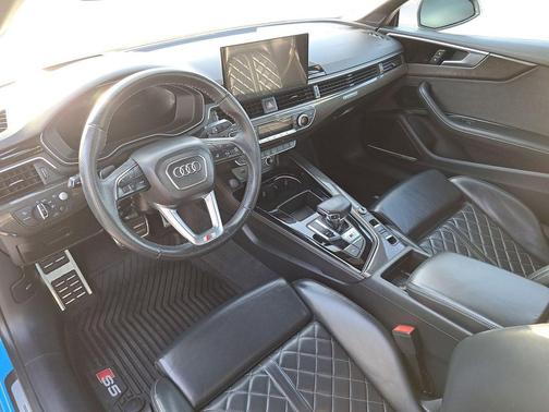 Turbo Blue/Black Roof 2022 Audi S5 3.0T Prestige