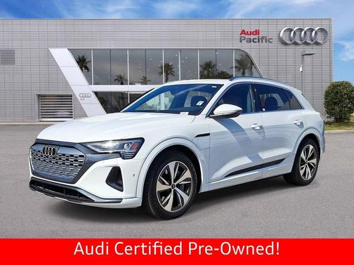 Glacier White Metallic 2024 Audi Q8 e-tron Premium Plus
