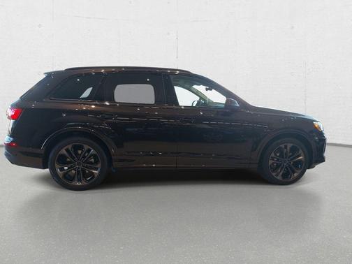 Tamarind Brown Metallic 2026 Audi Q7 55 Prestige
