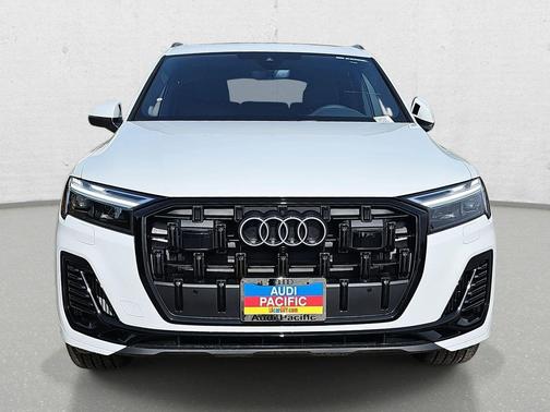 2026 Audi Q7 55 Premium Plus