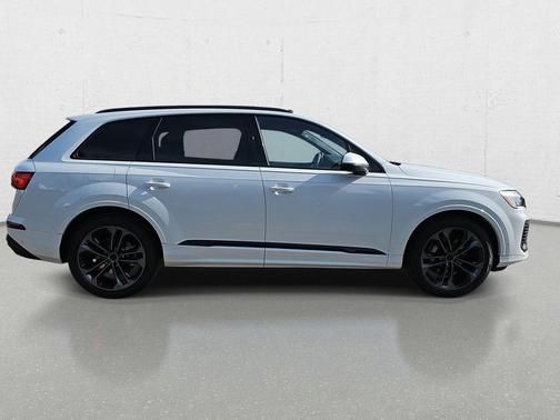 2026 Audi Q7 55 Premium Plus