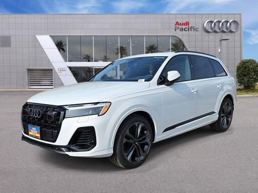 2026 Audi Q7 55 Premium Plus