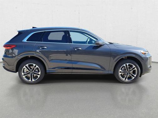 2025 Audi Q5 Premium