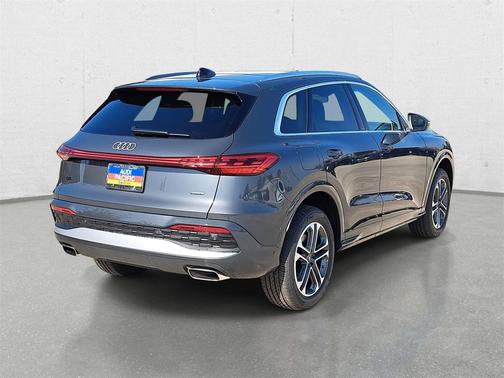 2025 Audi Q5 Premium
