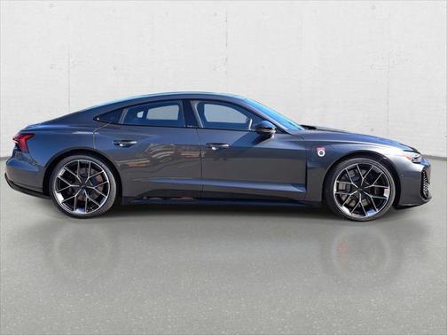 2025 Audi RS e-tron GT performance