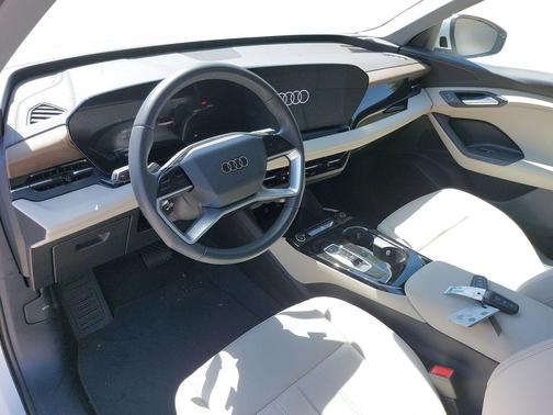 Glacier White Metallic 2025 Audi Q6 e-tron Premium quattro