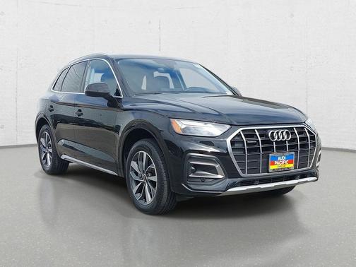 Mythos Black Metallic 2021 Audi Q5 45 Premium