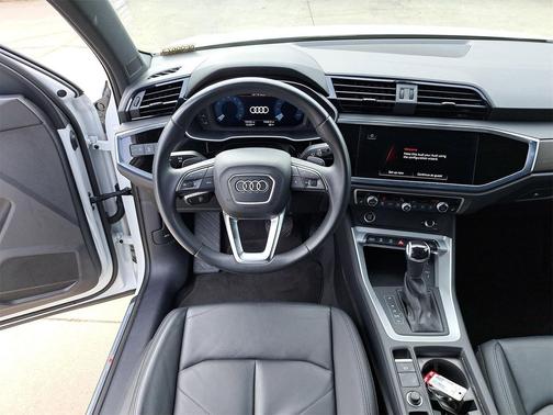 2023 Audi Q3 Premium 45 TFSI S line quattro Tiptronic