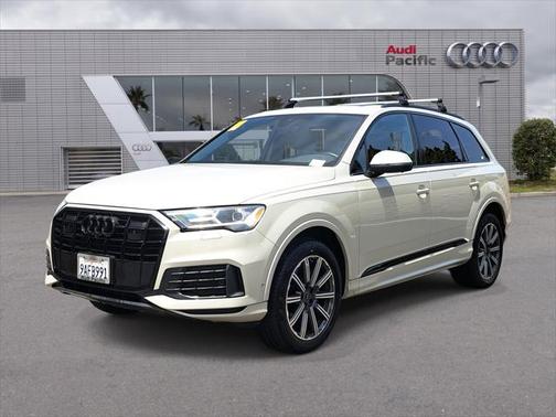 2022 Audi Q7 45 Premium Plus