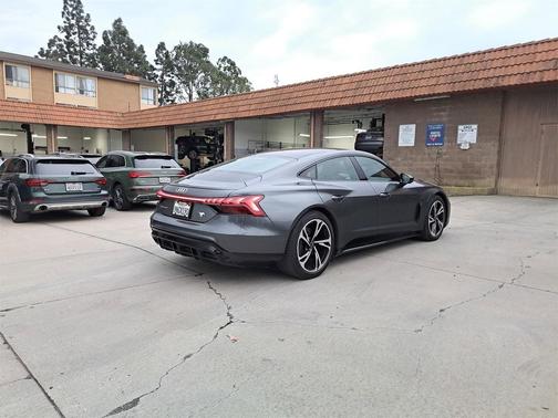 2022 Audi e-tron GT Premium Plus