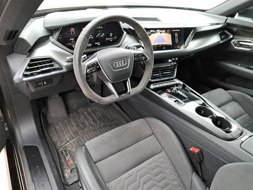 2022 Audi e-tron GT Premium Plus