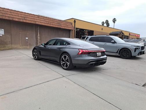 2022 Audi e-tron GT Premium Plus