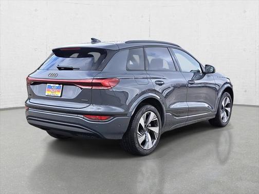 2025 Audi Q6 e-tron Premium Plus quattro