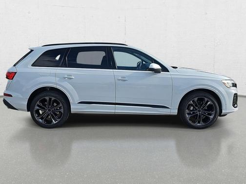 2026 Audi Q7 55 Premium Plus