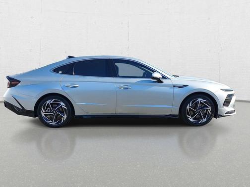 Aero Silver 2024 Hyundai SONATA SEL