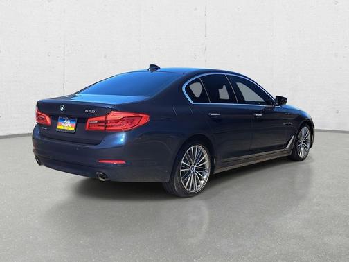 2018 BMW 530 530i