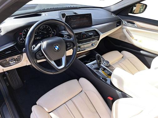 2018 BMW 530 530i