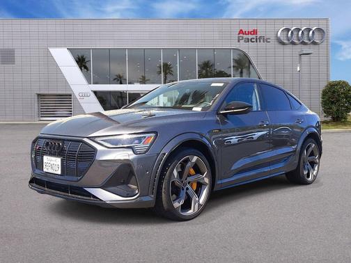 Daytona Gray Pearl Effect 2023 Audi e-tron S Sportback Prestige quattro