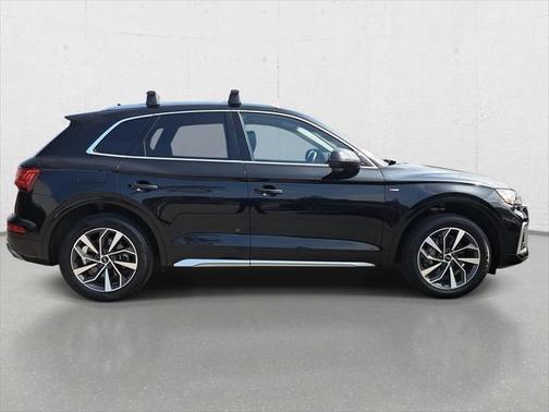 2022 Audi Q5 45 S line Premium Plus