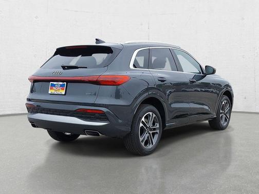 Tambora Gray Metallic 2026 Audi Q5 Premium Plus TFSI quattro S tronic