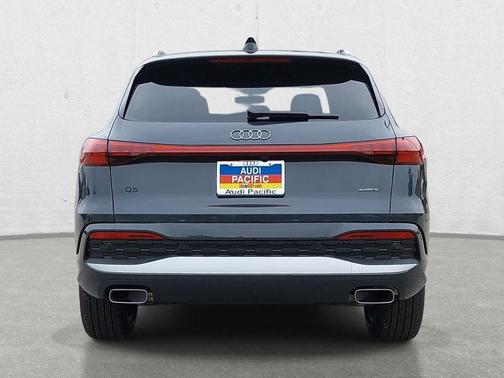 Tambora Gray Metallic 2026 Audi Q5 Premium Plus TFSI quattro S tronic