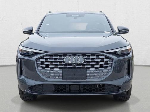 Tambora Gray Metallic 2026 Audi Q5 Premium Plus TFSI quattro S tronic
