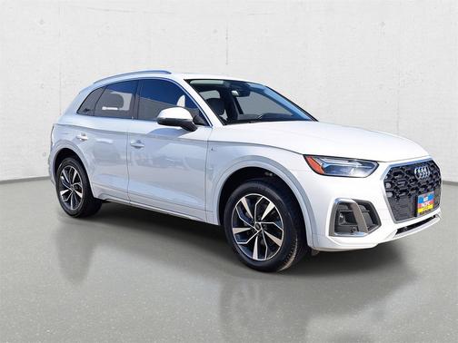 2022 Audi Q5 45 S line Premium Plus