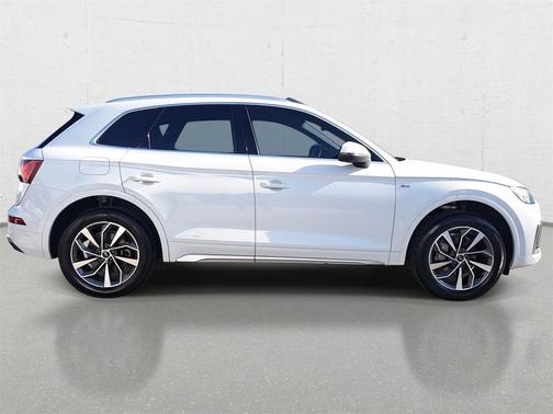 2022 Audi Q5 45 S line Premium Plus