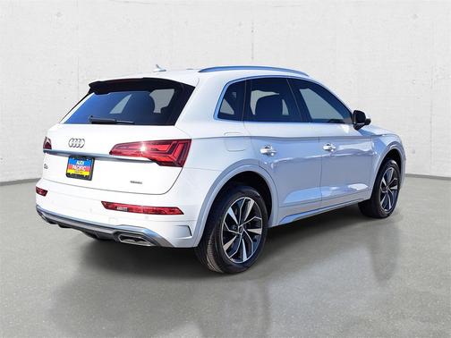 2022 Audi Q5 45 S line Premium Plus