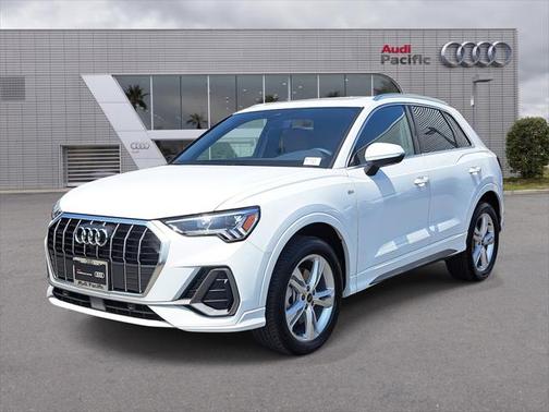 2024 Audi Q3 45 S line Premium Plus