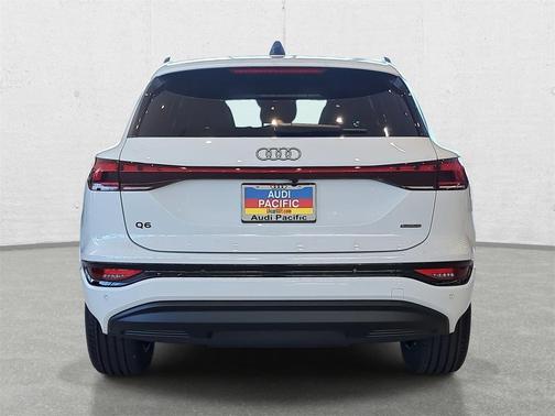 2025 Audi Q6 e-tron Premium Plus quattro