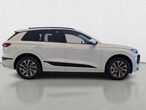 2025 Audi Q6 e-tron Premium Plus quattro