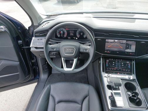 Navarra Blue Metallic 2024 Audi Q7 55 Prestige