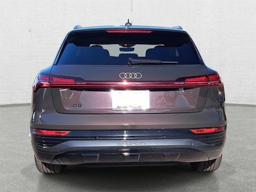 2024 Audi Q8 e-tron Premium Plus
