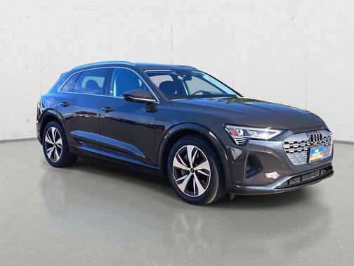 2024 Audi Q8 e-tron Premium Plus