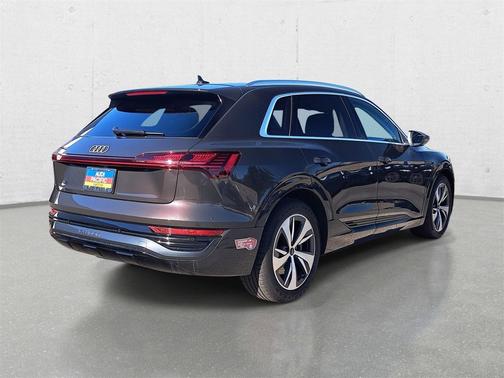 2024 Audi Q8 e-tron Premium Plus