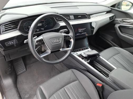 2024 Audi Q8 e-tron Premium Plus