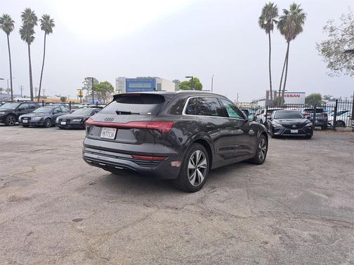 2024 Audi Q8 e-tron Premium Plus