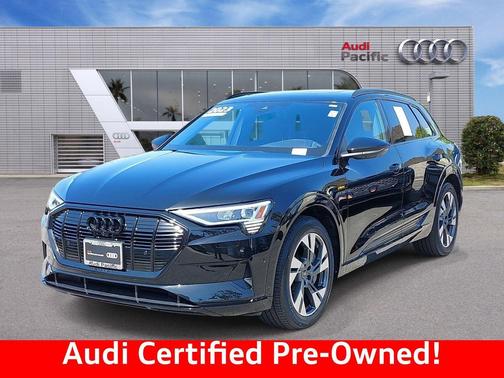 Brilliant Black 2023 Audi e-tron Premium quattro
